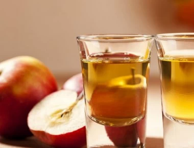 Τι προσφέρει και πώς γίνεται η αποτοξίνωση με μηλόξυδο;